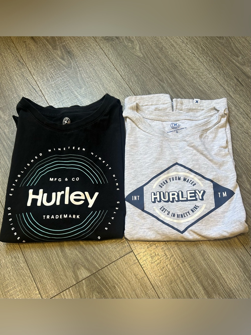 Hurley Black & Light Gray Short Sleeve Graphic Tees